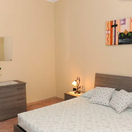Roy House * Alghero